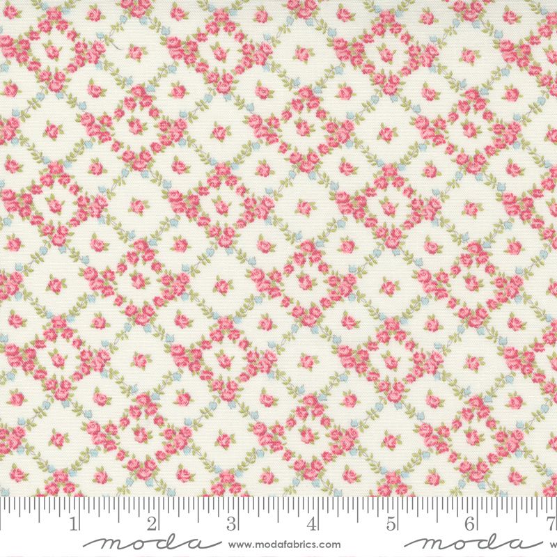 Cottage linen closet blomsterruter